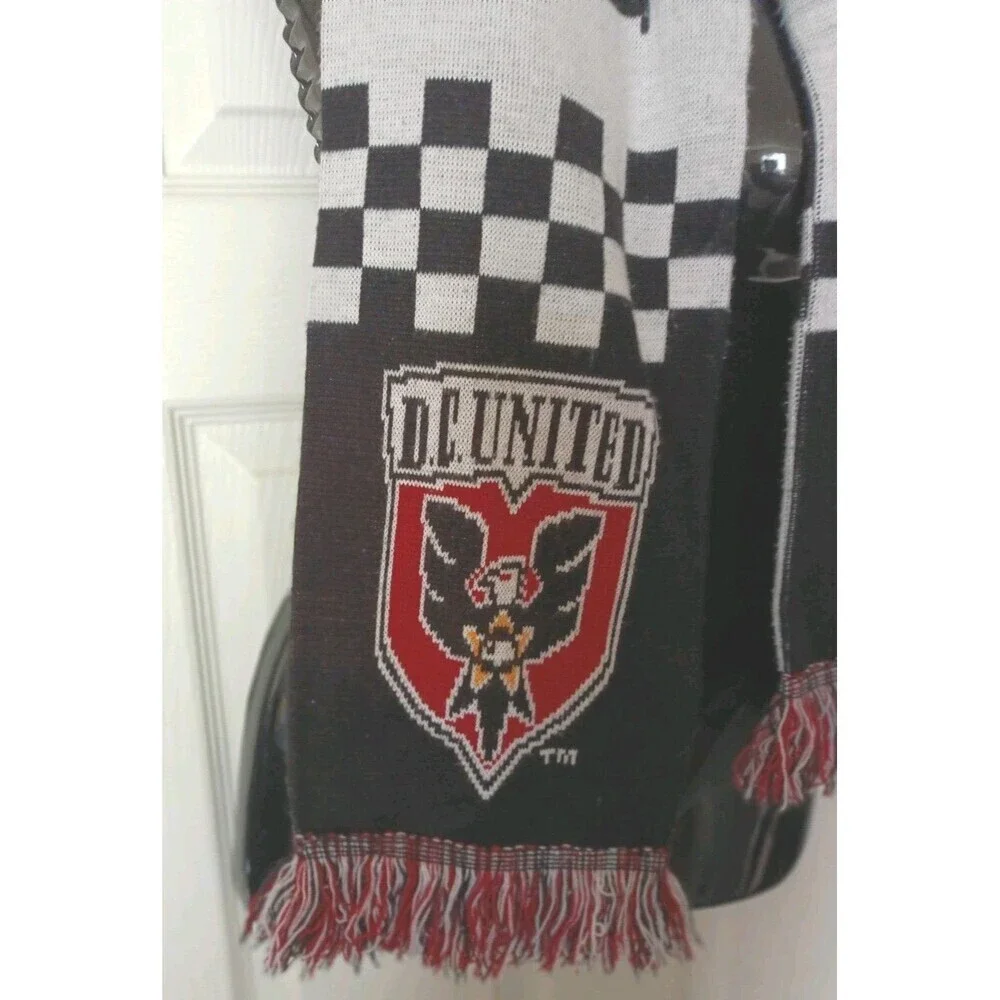 DC United Adidas Scarf Honeycomb Fan Black Red Reversible